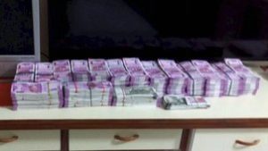 हवाला ऑपरेटर गिरफ्तार, 5.70 करोड़ मूल्य के नए नोट जब्त