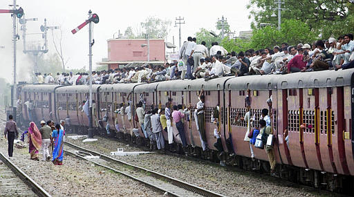 दुर्व्यवस्था की शिकार भारतीय रेल