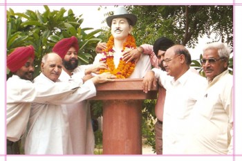 कनिष्क:आज भगत सिंह भारत आये थे।