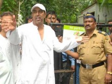 Vindu Dara Singh in police custody