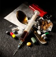 अपराध और ड्रग्स के बीच संबंध हज़ारों है।