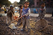 देश और समाज के विकास में बाधक : बाल श्रम