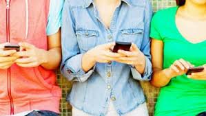 मोबाईल ने छीन लिया नौनिहालों का बचपन, शालाओं में भी शारीरिक गतिविधियां लगभग शून्य, बीपी, शुगर के मरीजों की तादाद में इजाफा!