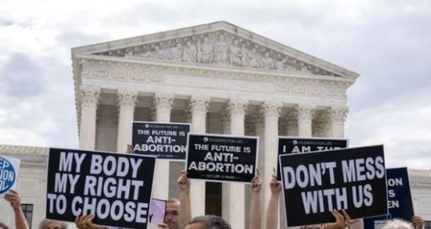 अमेरिका में गर्भपात पर हंगामा